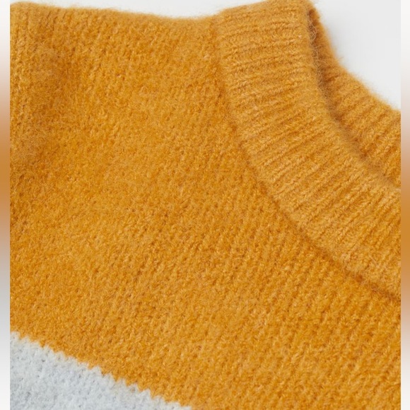 H&M Boys Sweater - Picture 2 of 6